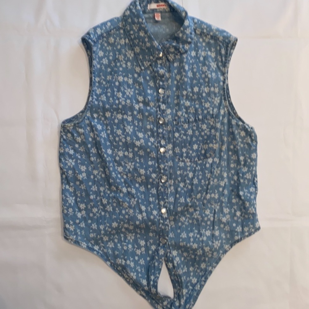 Bongo Floral Sleeveless Button Down Tie Shirt